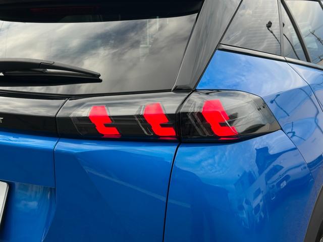 PEUGEOT E-2008 GT
