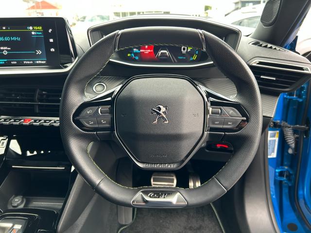 PEUGEOT E-2008 GT
