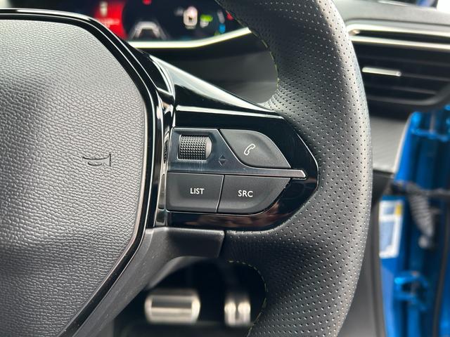 PEUGEOT E-2008 GT