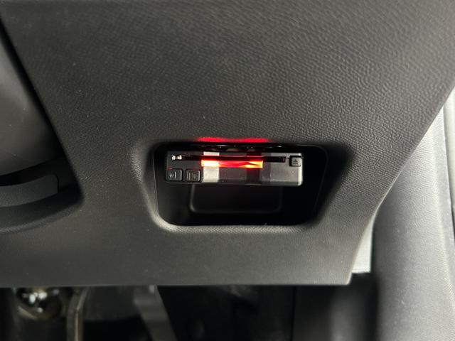 PEUGEOT E-2008 GT
