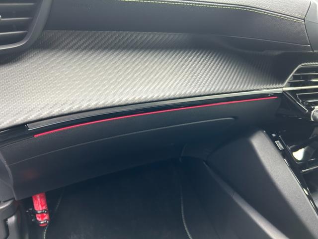 PEUGEOT E-2008 GT