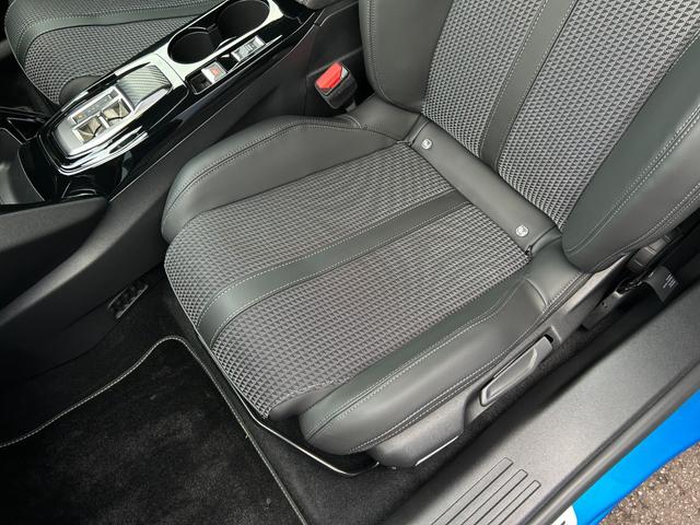 PEUGEOT E-2008 GT