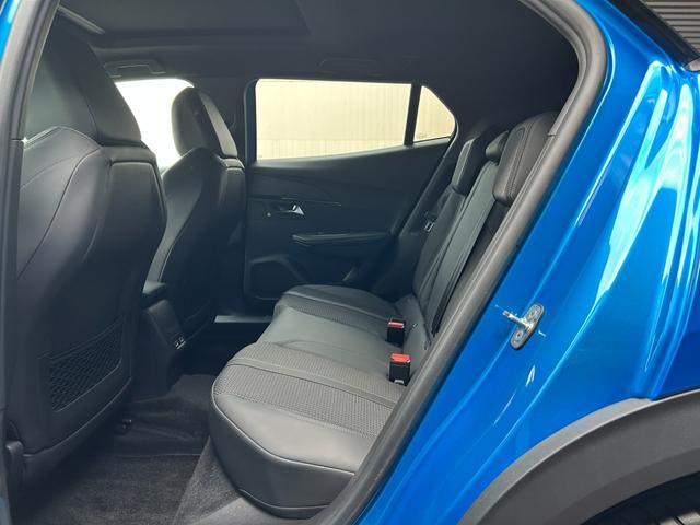 PEUGEOT E-2008 GT