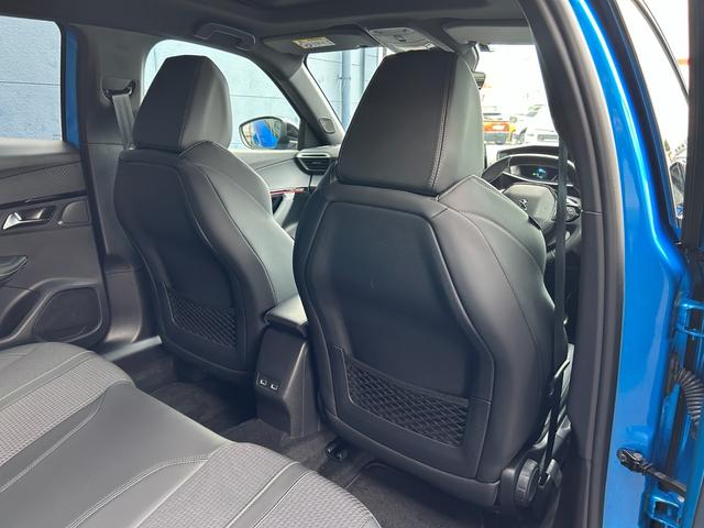 PEUGEOT E-2008 GT