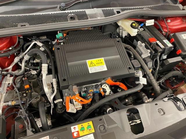 PEUGEOT E-2008 GT
