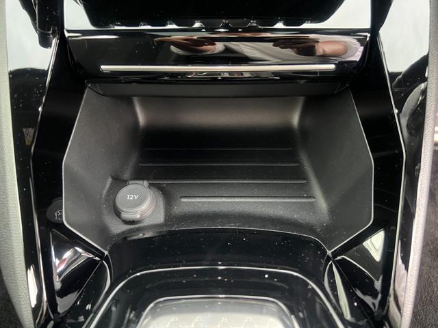 PEUGEOT E-2008 GT
