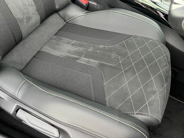 PEUGEOT E-2008 GT