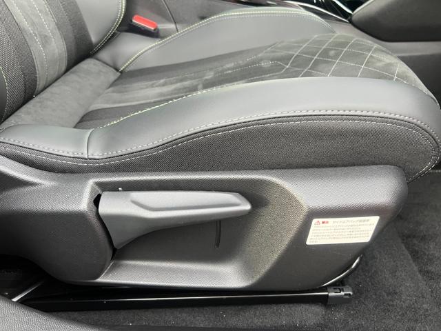 PEUGEOT E-2008 GT