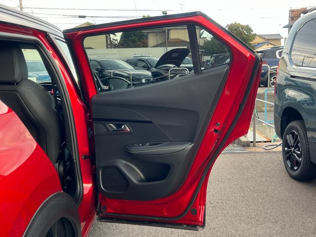 PEUGEOT E-2008 GT