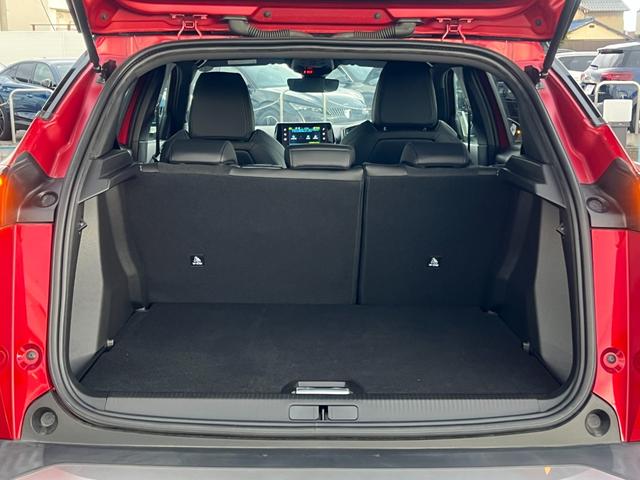 PEUGEOT E-2008 GT