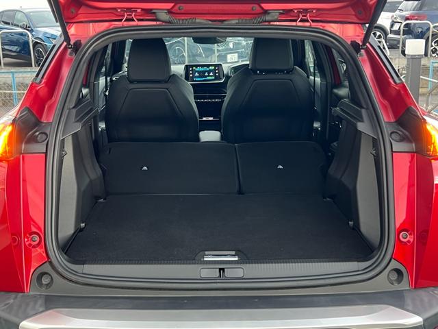 PEUGEOT E-2008 GT