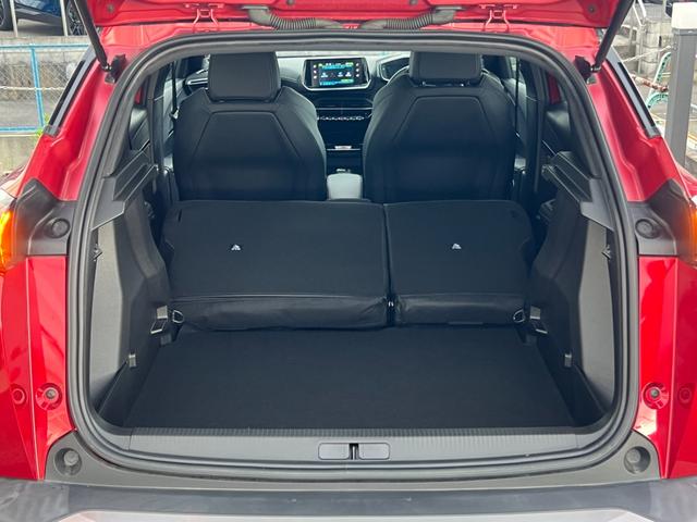 PEUGEOT E-2008 GT