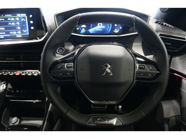 PEUGEOT E-2008 GT