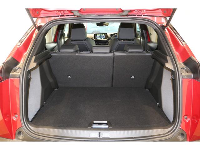 PEUGEOT E-2008 GT