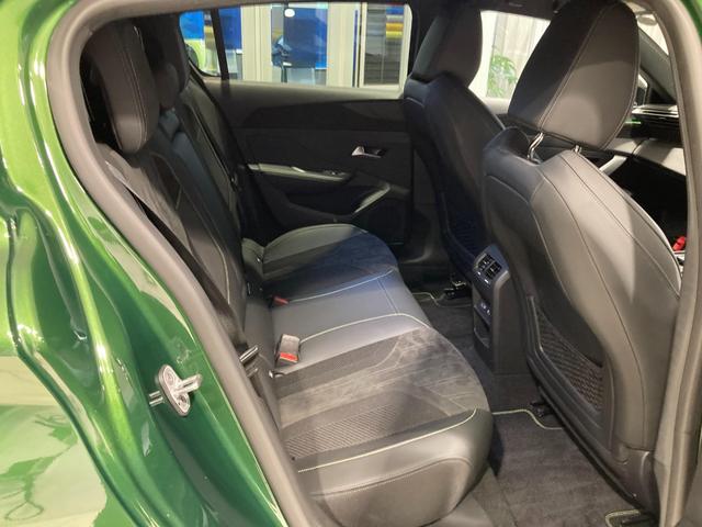 ３０８ ＧＴ　ブルーＨＤｉ　ディーゼルターボ　ディーゼルターボ　運転席パワーシート　運転席・助手席シートヒーター　ディスプレーミラー型ドライブレコーダー付　ＡｐｐｌｅＣａｒＰｌａｙ（16枚目）