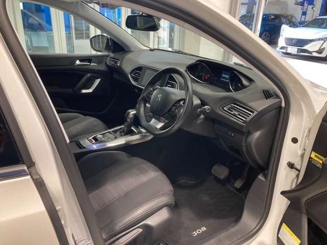 ３０８ アリュール　ブルーＨＤｉ　ディーゼルターボ　ディーゼルターボ　パノラマガラスルーフ　ＥＴＣ　コブラシフト　ＬＥＤヘッドライト　バックカメラ（7枚目）