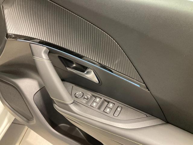 ２００８ ＧＴ　ブルーＨＤｉ　プレミアムエディション　電動ガラスサンルーフ　運転席電動シート　ＥＴＣ　運転席＆助手席シートヒーター付　新車保証継承　ワンオーナー　運転席パワーシート　ＬＥＤヘッドライ　バックカメラ　ディーゼルターボ（13枚目）