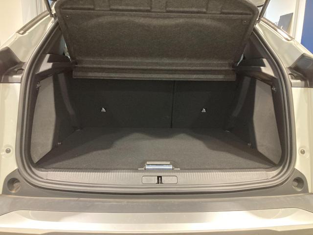 ２００８ ＧＴ　ブルーＨＤｉ　プレミアムエディション　電動ガラスサンルーフ　運転席電動シート　ＥＴＣ　運転席＆助手席シートヒーター付　新車保証継承　ワンオーナー　運転席パワーシート　ＬＥＤヘッドライ　バックカメラ　ディーゼルターボ（50枚目）