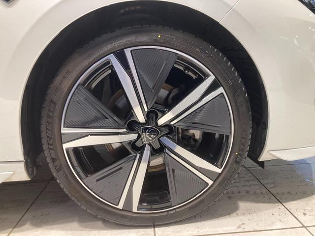 ３０８ ＧＴ　ブルーＨＤｉ　ディーゼルターボ　運転席パワーシート　運転席・助手席シートヒーター　ＡＤＡＳシステム　バックカメラ　ＬＥＤヘッドライト　ＥＴＣ　ＡｐｐｌｅＣａｒＰｌａｙ（7枚目）