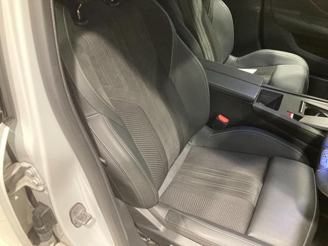 ３０８ ＧＴ　ブルーＨＤｉ　ディーゼルターボ　運転席パワーシート　運転席・助手席シートヒーター　ＡＤＡＳシステム　バックカメラ　ＬＥＤヘッドライト　ＥＴＣ　ＡｐｐｌｅＣａｒＰｌａｙ（9枚目）