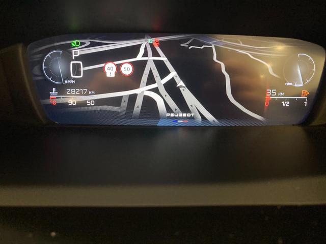 ３０８ ＧＴ　ブルーＨＤｉ　ディーゼルターボ　運転席パワーシート　運転席・助手席シートヒーター　ＡＤＡＳシステム　バックカメラ　ＬＥＤヘッドライト　ＥＴＣ　ＡｐｐｌｅＣａｒＰｌａｙ（35枚目）