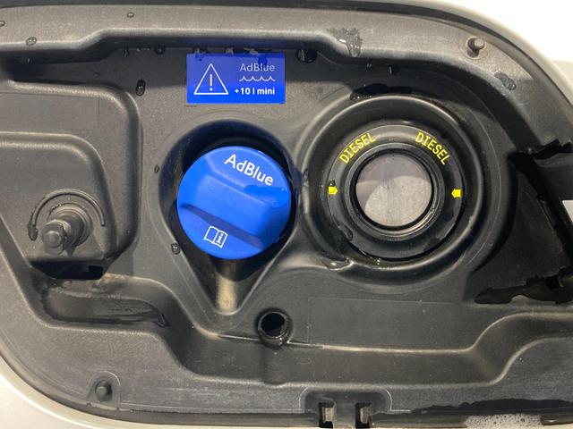 ５０８ ＧＴ　ブルーＨＤｉ　ディーゼルターボ　ＥＴＣ　純正ナビゲーション　ＴＶ　ＡｐｐｌｅＣａｒＰｌａｙ　ディーゼルエンジン　レザーシート　運転席・助手席シートヒーター　ＬＥＤヘッドライト　コブラシフト　ＡＤＡＳシステム（11枚目）