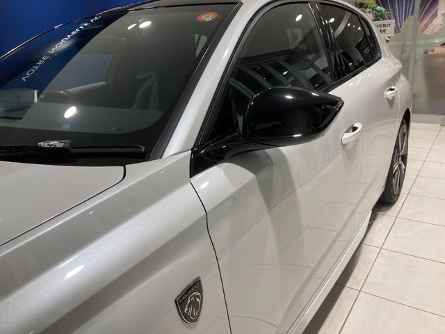 ３０８ ＧＴ　ブルーＨＤｉ　ブルーナッパエディション　ディーゼルターボ　ＥＴＣ　バックカメラ　ＡｐｐｌｅＣａｒＰｌａｙ　ナッパレザーシート　ガラスサンルーフ　運転席・助手席シートヒーター　運転席パワーシート　新車メーカー保証継承（12枚目）