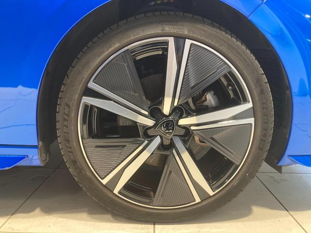 ３０８ ＧＴ　ブルーＨＤｉ　ディーゼルターボ　運転席パワーシート　運転席・助手席シートヒーター　ＥＴＣ　ＡｐｐｌｅＣａｒＰｌａｙ　ディーゼルターボ　ＬＥＤヘッドライト　ＡＤＡＳシステム（5枚目）