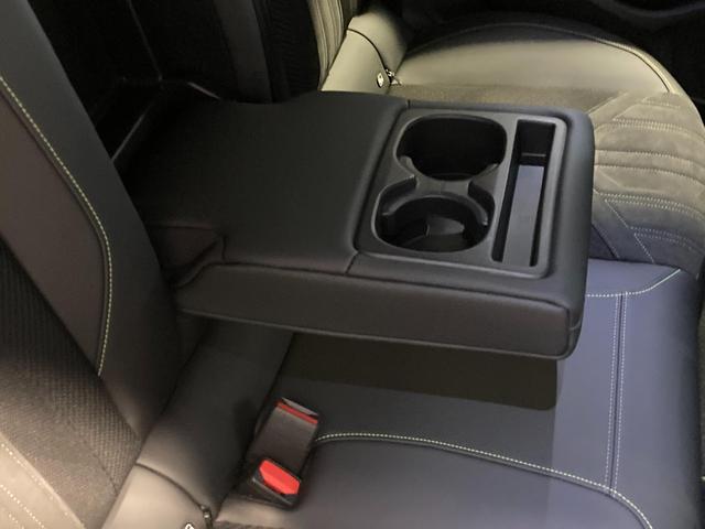 ３０８ ＧＴ　ブルーＨＤｉ　ディーゼルターボ　運転席パワーシート　運転席・助手席シートヒーター　ＥＴＣ　ＡｐｐｌｅＣａｒＰｌａｙ　ディーゼルターボ　ＬＥＤヘッドライト　ＡＤＡＳシステム（17枚目）