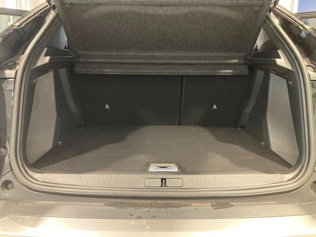 ２００８ ＧＴ　ブルーＨＤｉ　ディーゼルターボ　電動ガラスサンルーフ　運転席・助手席シートヒーター　バックカメラ　ＡｐｐｌｅＣａｒＰｌａｙ　ＬＥＤヘッドライト　ディーゼルターボ　ＥＴＣ　ＡＤＡＳシステム（14枚目）