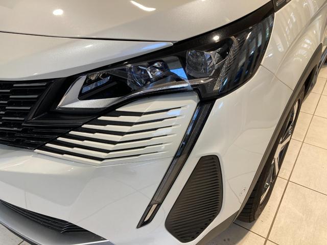 ３００８ ＧＴ　ブルーＨＤｉ　ディーゼルターボ　パワーバックドア　バックカメラ　ＥＴＣ　ＬＥＤヘッドライト　ディーゼルターボ　電動ガラスサンルーフ　運転席パワーシート　運転席・助手席シートヒーター　ＡｐｐｌｅＣａｒＰｌａｙ（3枚目）