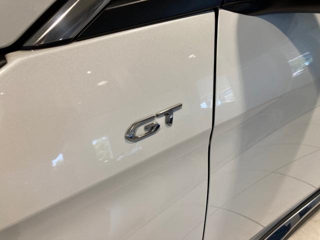 ３００８ ＧＴ　ブルーＨＤｉ　ディーゼルターボ　パワーバックドア　バックカメラ　ＥＴＣ　ＬＥＤヘッドライト　ディーゼルターボ　電動ガラスサンルーフ　運転席パワーシート　運転席・助手席シートヒーター　ＡｐｐｌｅＣａｒＰｌａｙ（5枚目）