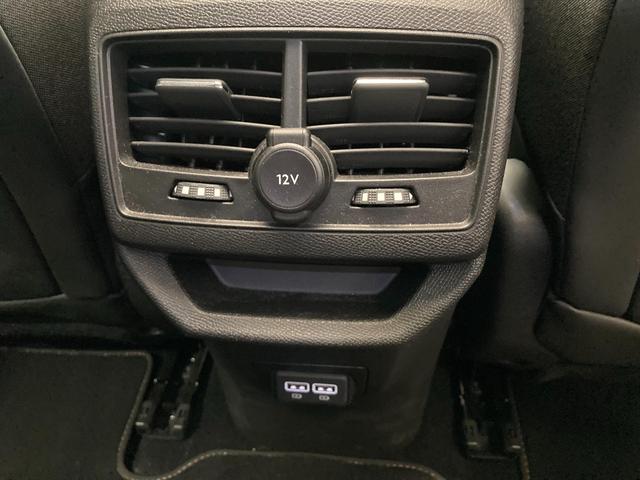 ３００８ ＧＴ　ブルーＨＤｉ　ディーゼルターボ　パワーバックドア　バックカメラ　ＥＴＣ　ＬＥＤヘッドライト　ディーゼルターボ　電動ガラスサンルーフ　運転席パワーシート　運転席・助手席シートヒーター　ＡｐｐｌｅＣａｒＰｌａｙ（43枚目）