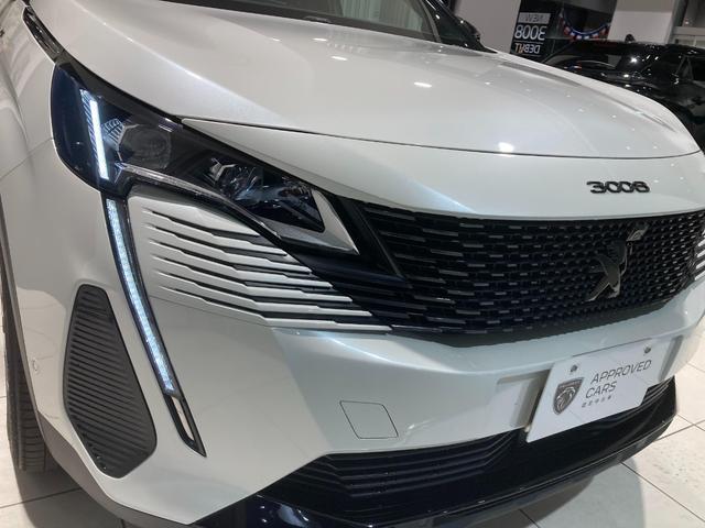 ３００８ ＧＴ　ブルーＨＤｉ　ブラックパック　ディーゼルターボ　レンターカーアップ　ＥＴＣ　純正ナビゲーション　バックカメラ　ガラスルーフ　ＡｐｐｌｅＣａｒＰｌａｙ　ディーゼルターボ　運転席・助手席シートヒーター　コブラシフト　パワーバックドア（4枚目）