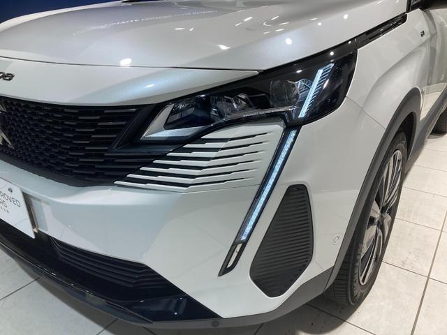 ３００８ ＧＴ　ブルーＨＤｉ　ブラックパック　ディーゼルターボ　レンターカーアップ　ＥＴＣ　純正ナビゲーション　バックカメラ　ガラスルーフ　ＡｐｐｌｅＣａｒＰｌａｙ　ディーゼルターボ　運転席・助手席シートヒーター　コブラシフト　パワーバックドア（5枚目）