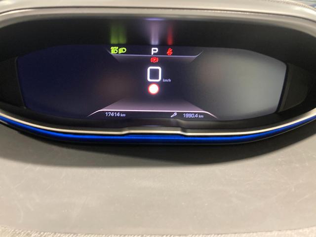 ３００８ ＧＴ　ブルーＨＤｉ　ブラックパック　ディーゼルターボ　レンターカーアップ　ＥＴＣ　純正ナビゲーション　バックカメラ　ガラスルーフ　ＡｐｐｌｅＣａｒＰｌａｙ　ディーゼルターボ　運転席・助手席シートヒーター　コブラシフト　パワーバックドア（7枚目）