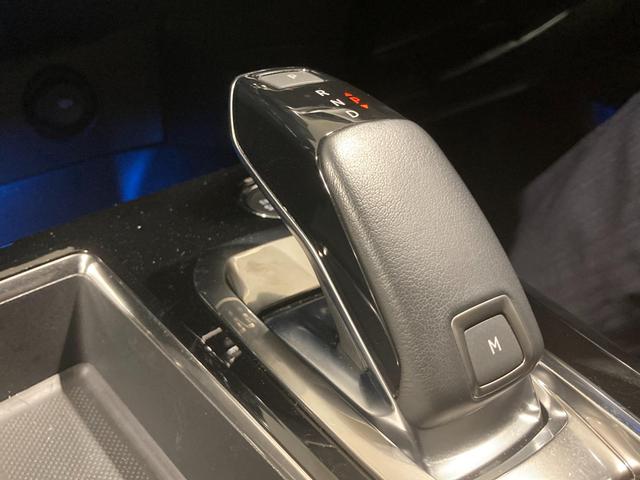 ３００８ ＧＴ　ブルーＨＤｉ　ブラックパック　ディーゼルターボ　レンターカーアップ　ＥＴＣ　純正ナビゲーション　バックカメラ　ガラスルーフ　ＡｐｐｌｅＣａｒＰｌａｙ　ディーゼルターボ　運転席・助手席シートヒーター　コブラシフト　パワーバックドア（25枚目）