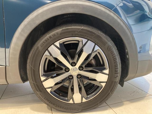 ３００８ ＧＴ　ブルーＨＤｉ　ディーゼルターボ　ＥＴＣ　純正ナビゲーション　ＡｐｐｌｅＣａｒＰｌａｙ　ディーゼルエンジン　バックカメラ　電動ガラスサンルーフ　運転席パワーシート　シートヒーター　ＬＥＤヘッドライト　パワーバックドア（9枚目）