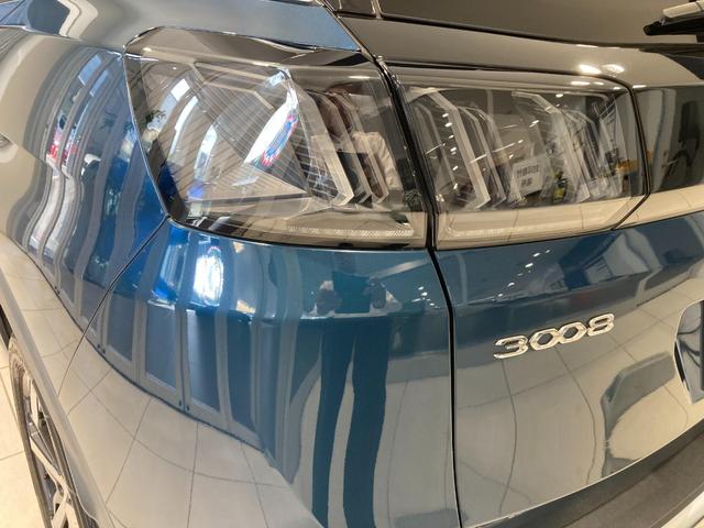 ３００８ ＧＴ　ブルーＨＤｉ　ディーゼルターボ　ＥＴＣ　純正ナビゲーション　ＡｐｐｌｅＣａｒＰｌａｙ　ディーゼルエンジン　バックカメラ　電動ガラスサンルーフ　運転席パワーシート　シートヒーター　ＬＥＤヘッドライト　パワーバックドア（10枚目）