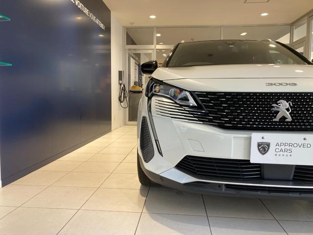 ３００８ ＧＴ　ブルーＨＤｉ　ディーゼルターボ　パノラミックサンルーフ　ディーゼルターボ　純正ナビゲーション　運転席・助手席シートヒーター　ＬＥＤヘッドライト　コブラシフト　パワーバックドア　運転席パワーシート（3枚目）