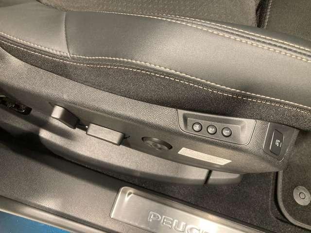 3008 GT ブルーHDi ディーゼルターボ ETC 純正ナビゲーション TV  電動ガラスサンルーフ 運転席パワーシート 運転席・助手席シートヒーター パワーバックドア コブラシフト(21枚目)