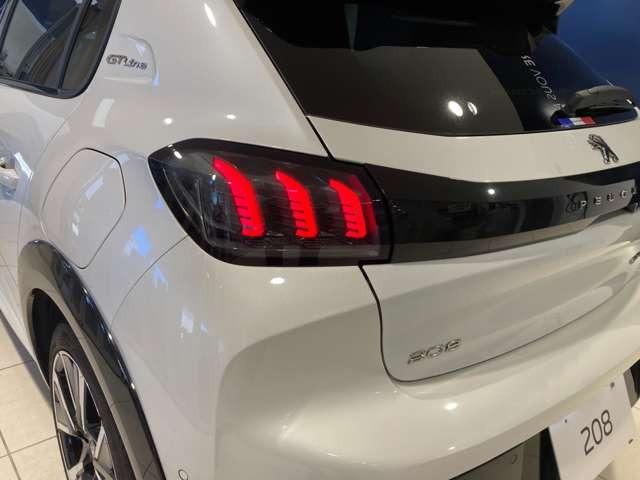 ２０８ ＧＴライン　パノラミックガラスルーフ　ＥＴＣ　バックカメラ　ＬＥＤヘッドライト　ＡＤＡＳシステム　コブラシフト（10枚目）