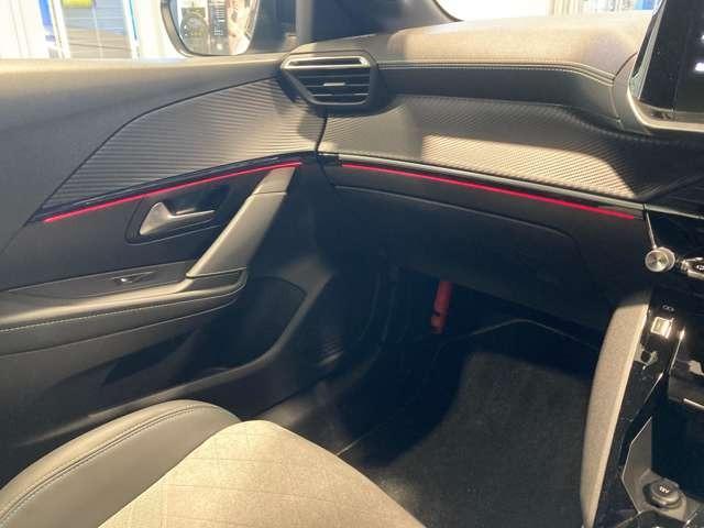 ２０８ ＧＴライン　パノラミックガラスルーフ　ＥＴＣ　バックカメラ　ＬＥＤヘッドライト　ＡＤＡＳシステム　コブラシフト（39枚目）