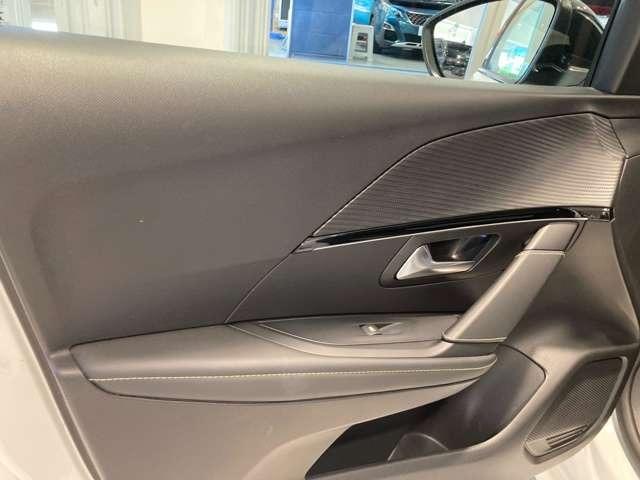 ２０８ ＧＴライン　パノラミックガラスルーフ　ＥＴＣ　バックカメラ　ＬＥＤヘッドライト　ＡＤＡＳシステム　コブラシフト（52枚目）