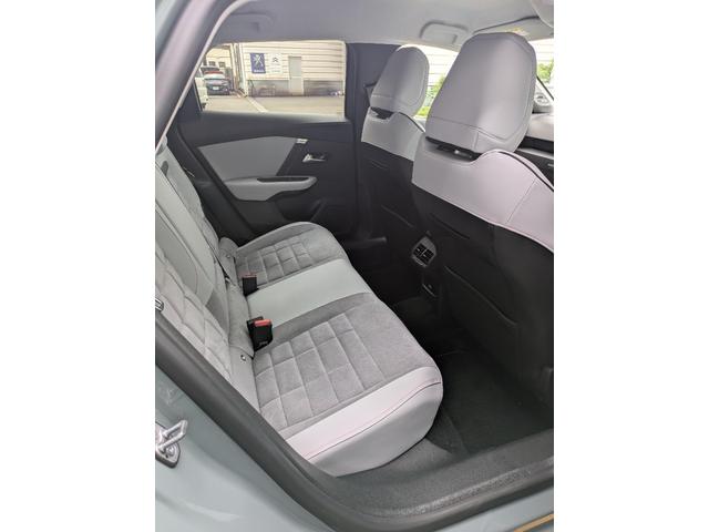 C4 マックス ハイブリッド アドバンストコンフォートシート/マンハッタングリーン/LEDヘッドライト/LEDリアライト/7インチデジタルインストルメントパネル/5ドアハッチバック/次世代シトロエンデザイン/ハイブリッド(6枚目)