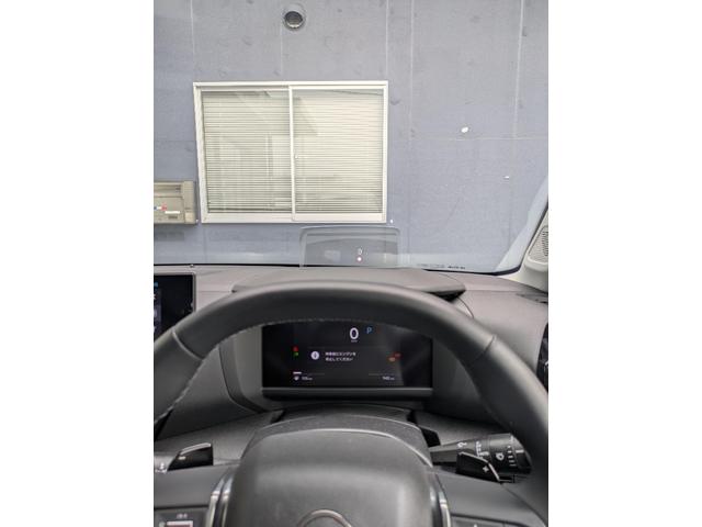 C4 マックス ハイブリッド アドバンストコンフォートシート/マンハッタングリーン/LEDヘッドライト/LEDリアライト/7インチデジタルインストルメントパネル/5ドアハッチバック/次世代シトロエンデザイン/ハイブリッド(16枚目)