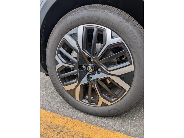 C4 マックス ハイブリッド アドバンストコンフォートシート/マンハッタングリーン/LEDヘッドライト/LEDリアライト/7インチデジタルインストルメントパネル/5ドアハッチバック/次世代シトロエンデザイン/ハイブリッド(24枚目)