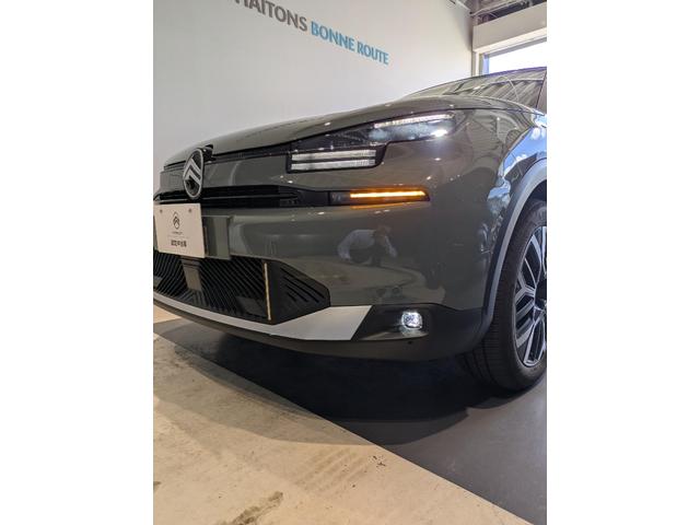 C4 マックス ハイブリッド アドバンストコンフォートシート/マンハッタングリーン/LEDヘッドライト/LEDリアライト/7インチデジタルインストルメントパネル/5ドアハッチバック/次世代シトロエンデザイン/ハイブリッド(25枚目)