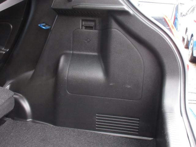 スイフト XG 社外ディスプレイオーディオ ブルートゥースオーディオ バックカメラ ETC スマートキー シートヒーター 純正15インチAW セーフティサポートレス車 軽量ボディ 5速MT(12枚目)