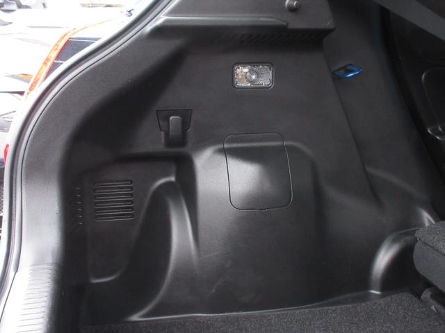 スイフト XG 社外ディスプレイオーディオ ブルートゥースオーディオ バックカメラ ETC スマートキー シートヒーター 純正15インチAW セーフティサポートレス車 軽量ボディ 5速MT(15枚目)